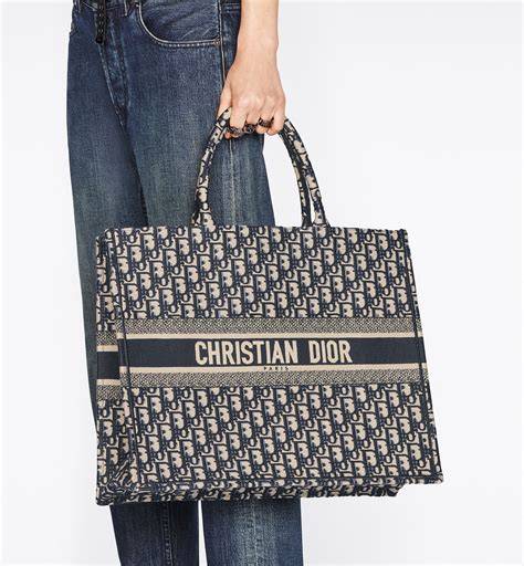 dior book tote 2019|inside dior book tote.